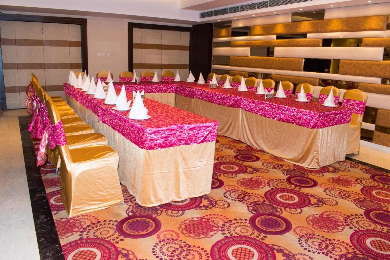 The Grand Ambassador Otel Phagwāra Dış mekan fotoğraf