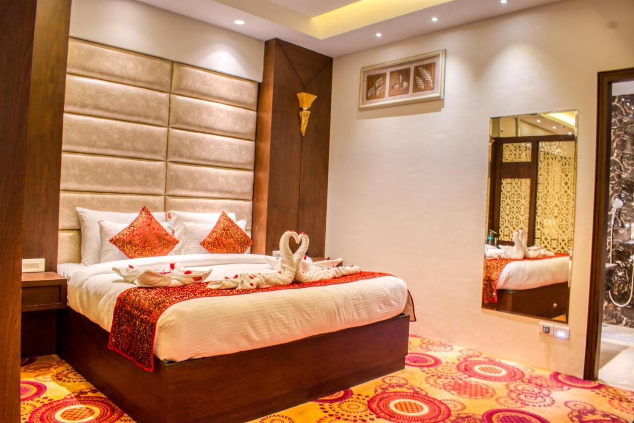 The Grand Ambassador Otel Phagwāra Dış mekan fotoğraf